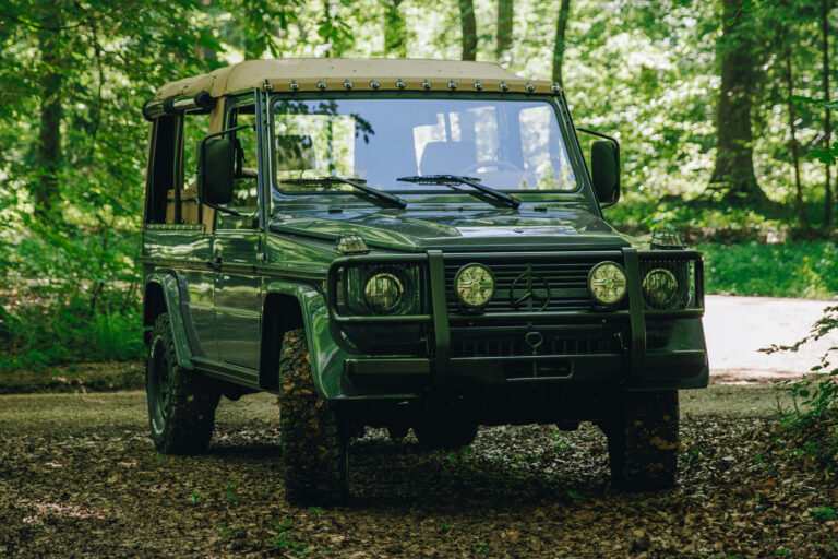 arcade cars g class front outdoors