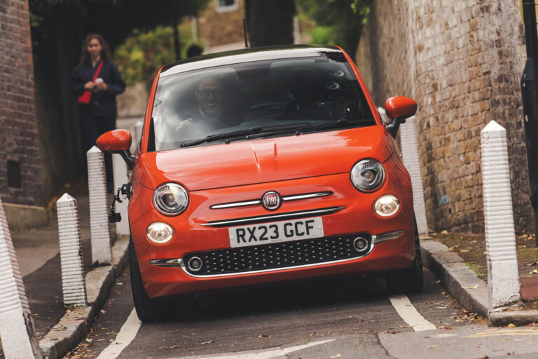 fiat 500 2024 front tracking