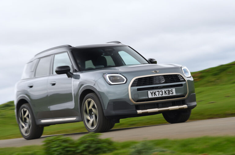 mini countryman front three quarters